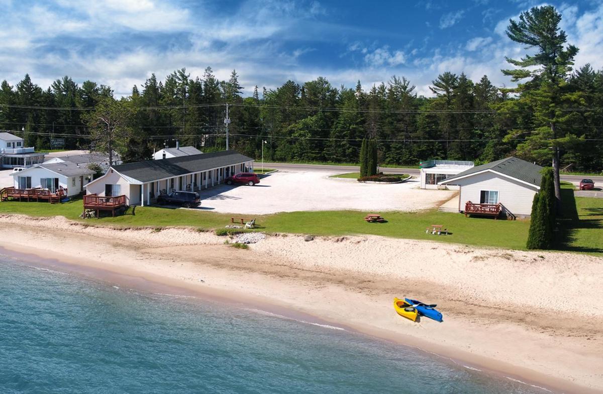 North Winds Motel Макино Сити Екстериор снимка