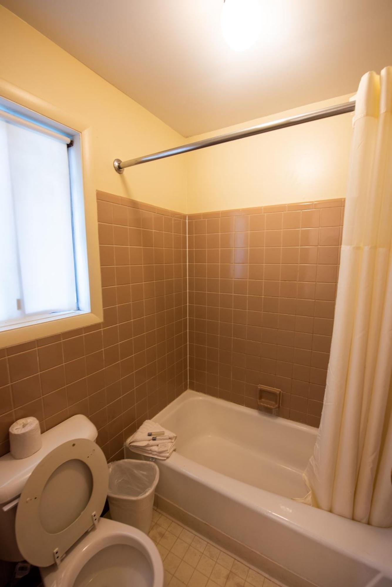 North Winds Motel Макино Сити Екстериор снимка