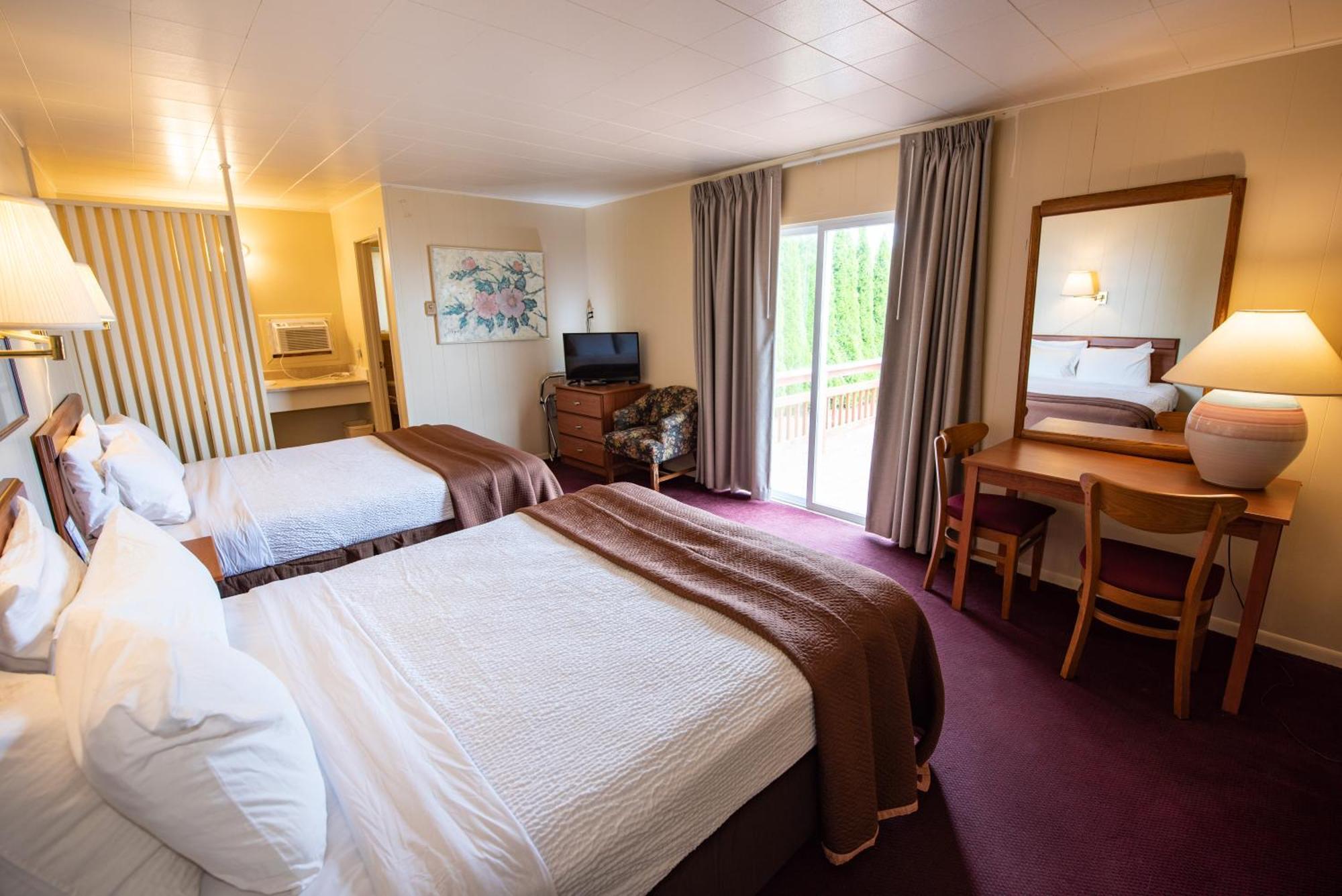 North Winds Motel Макино Сити Екстериор снимка