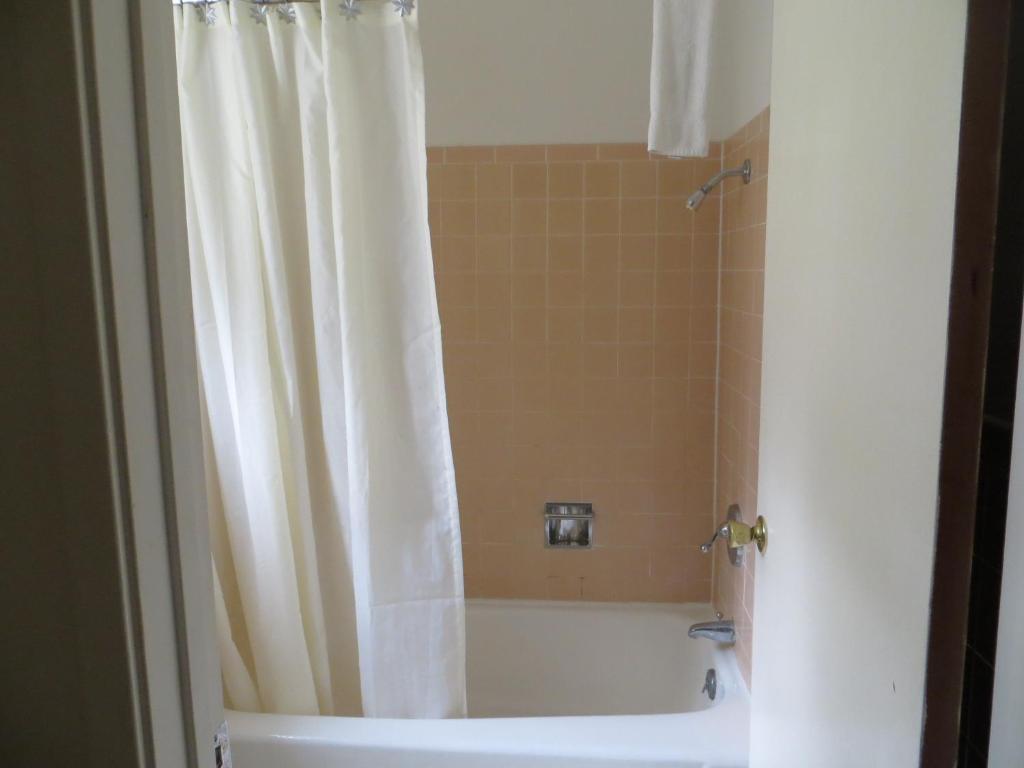 North Winds Motel Макино Сити Екстериор снимка
