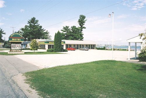 North Winds Motel Макино Сити Екстериор снимка